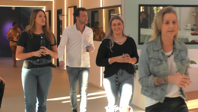 Drie nieuwe bewoners betreden het Big Brother huis