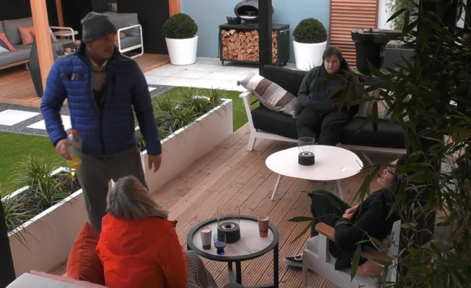 Daniëlle, Theo, Nathalie en Thomas bespreken de naderende nominaties