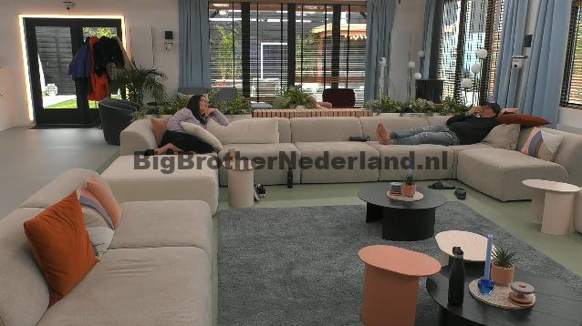 Wat gebeurd er op deze rustige zondag in Big Brother?