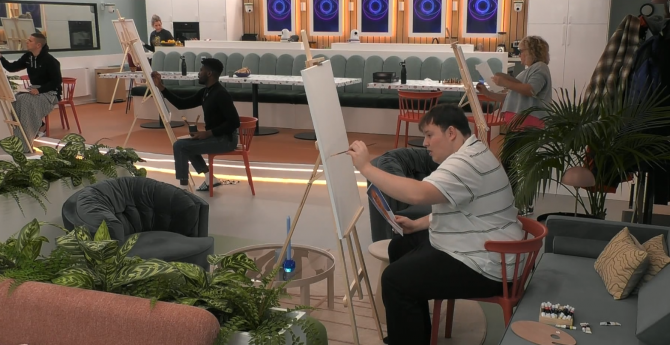 De groep voert een creatieve opdracht uit voor Big Brother