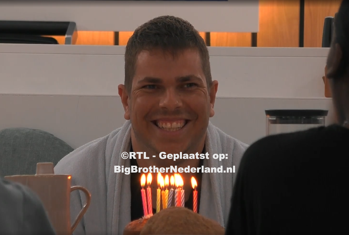 Nick is jarig en viert zijn 31e verjaardag in Big Brother