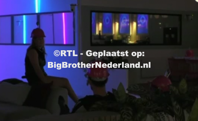 Na een lange nacht word Julie huismeester