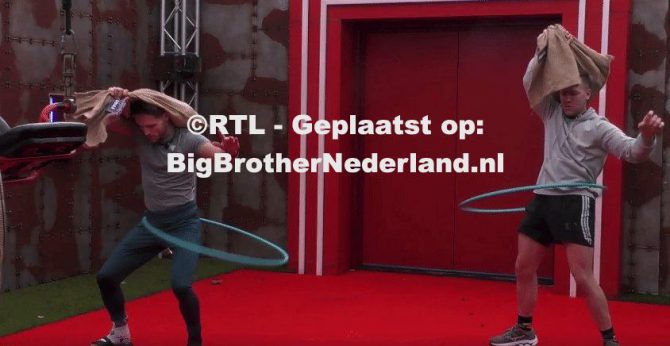 Big Brother zet de bewoners aan het werk met een zak aardappels