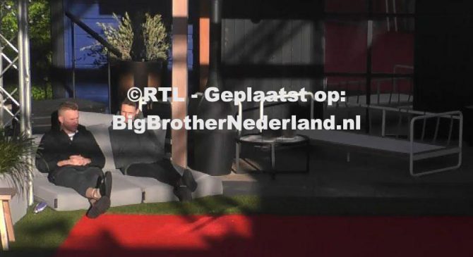 Kristof en Tobias hebben het plan Nawel niet te nomineren