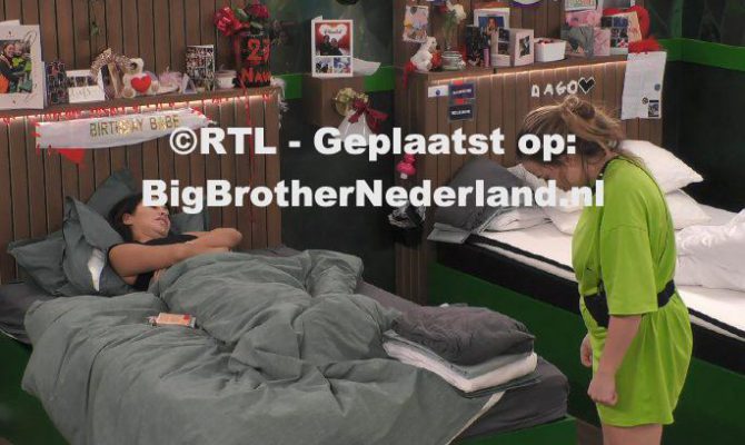 Nawel besluit op haar verjaardag haar bed niet te verlaten en het is een rustige dag voor de liveshow