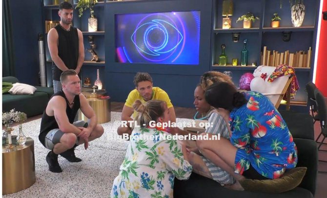 Big Brother maakt de genomineerden bekend en Grace vertelt welke keuze ze moest maken