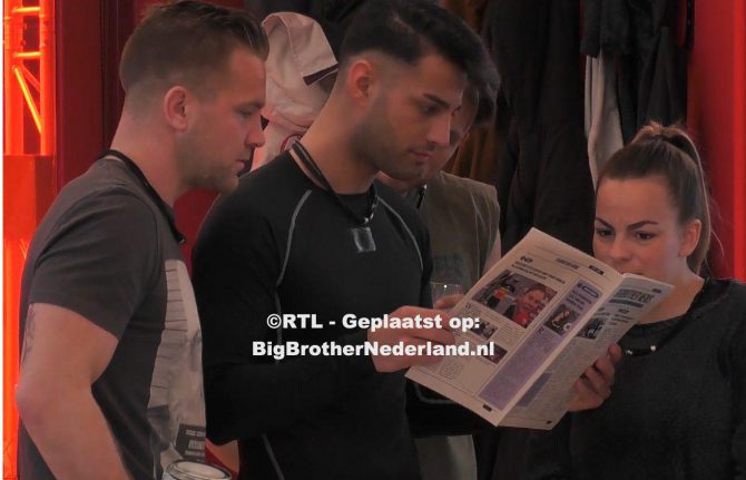 De bewoners krijgen nieuws uit de buitenwereld en dat maakt indruk