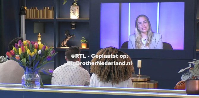 De finalisten worden wakker met een videoboodschap van Nouchine