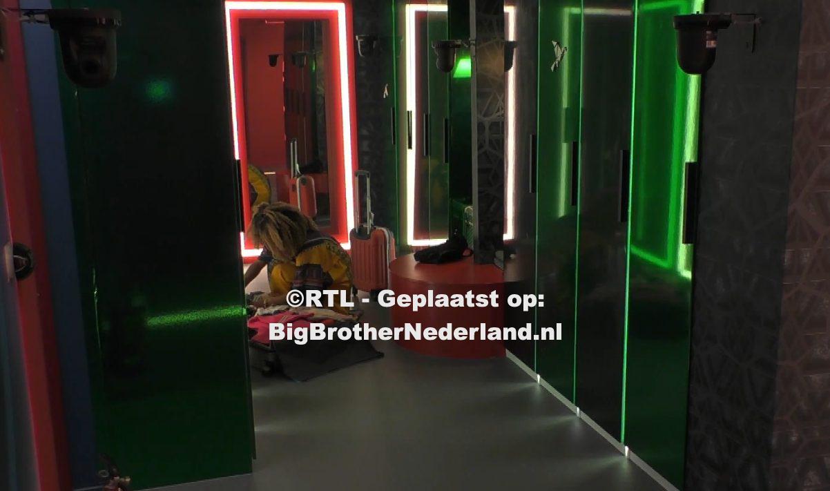De finalisten worden wakker op de laatste normale dag in Big Brother