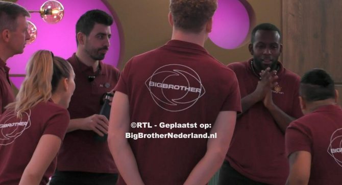De bewoners moeten strijden voor toegang tot de secret room