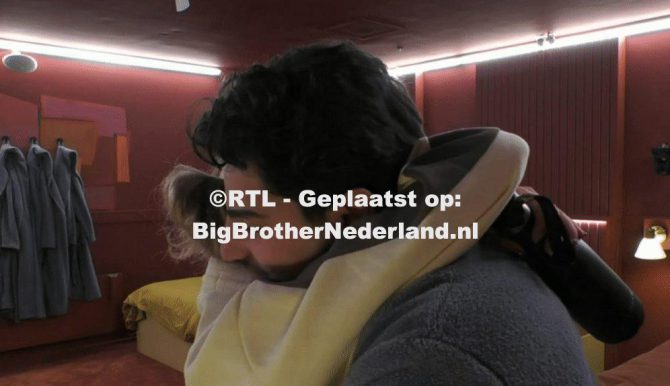 Michelangelo legt aan Chelsea uit waarom hij haar genomineerd heeft