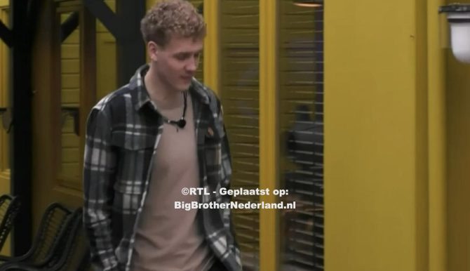 Jason houdt zijn medebewoners voor de gek, hij heeft geen filmpjes uit de dagboekkamer gezien