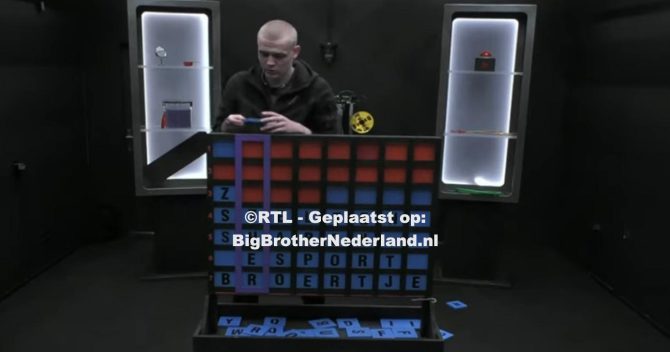 Jason slaagt er niet in om het spel in de secret room te behalen
